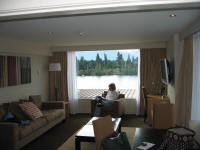 20061202 NZ 007 Living room suite.jpg (2463098 bytes)