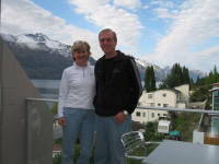 20061202 NZ 010 Ted and Nancy on porch.jpg (2595993 bytes)