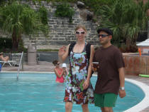 20070708 Bermuda 012 KyAndArin.jpg (3051312 bytes)