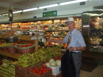 20070710 Bermuda 014 supermarket.jpg (3035024 bytes)