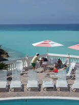 20070711 Bermuda 005v poolside.jpg (2904460 bytes)