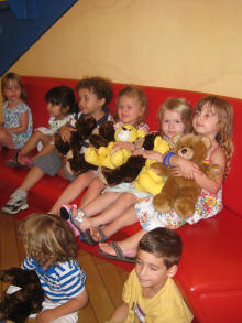 20090718 061v All with Bears.jpg (1068324 bytes)