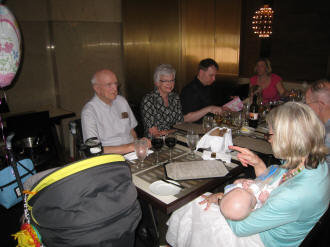 20090718 082h ordering meals.jpg (1871745 bytes)