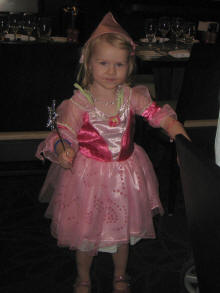 20090718 086v Tess in costume.jpg (451250 bytes)