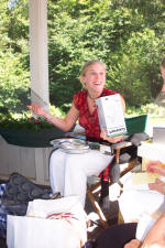 20030824 Kat Shower Hartford 012.jpg (930903 bytes)