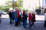 20031002 NYC 011 walking to lunch.jpg (1143238 bytes)